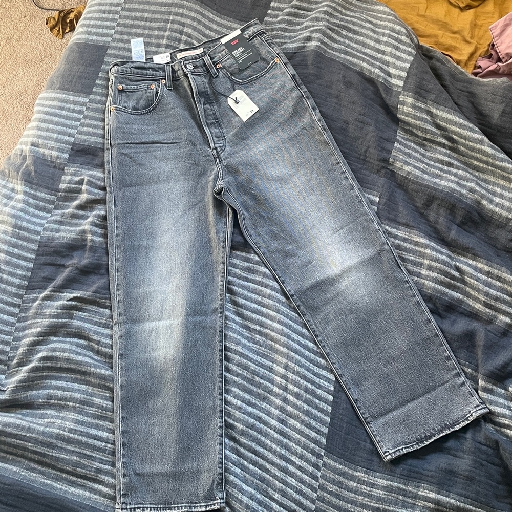 Levi's Ribcage Straight Ankle Jeans - 30x27 NWT - Picture 3 of 6